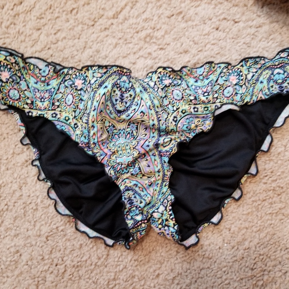 Victoria Secret swim ruffle cheeky size LG